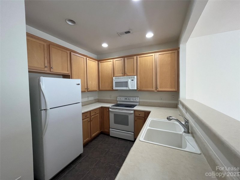 Property image 4 at 14930 Scothurst Lane, Charlotte, NC 28277