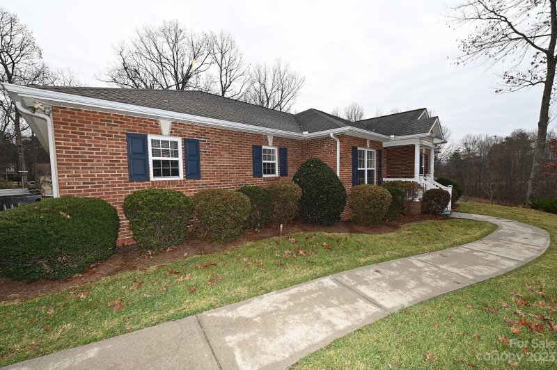 Property image 3 at 202 Laurel Court, Hildebran, NC 28637