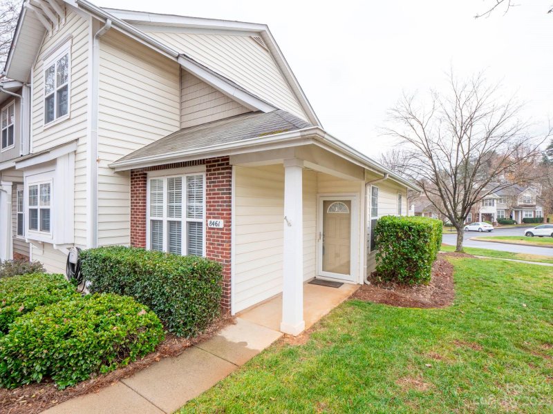 Property image 2 at 8461 Chaceview Court, Charlotte, NC 28269