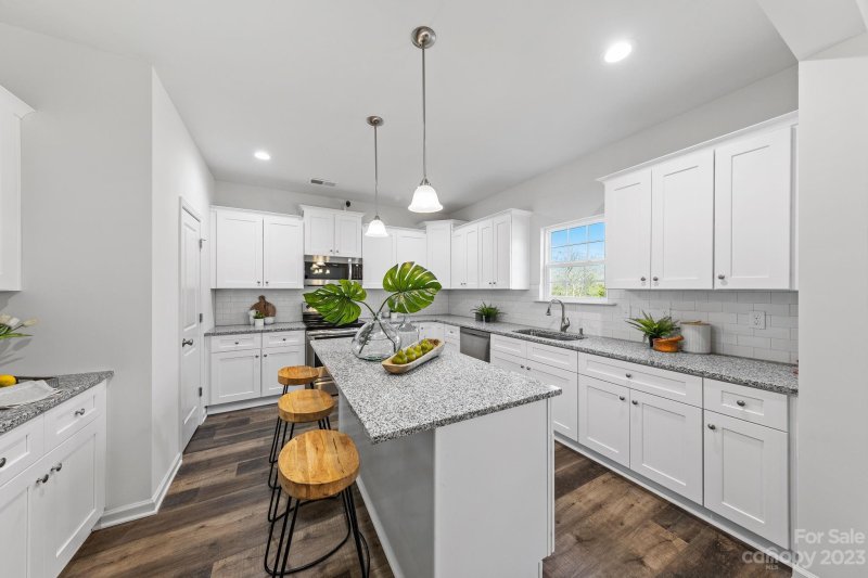 Property image 5 at 4916 Spring Lane, Charlotte, NC 28213