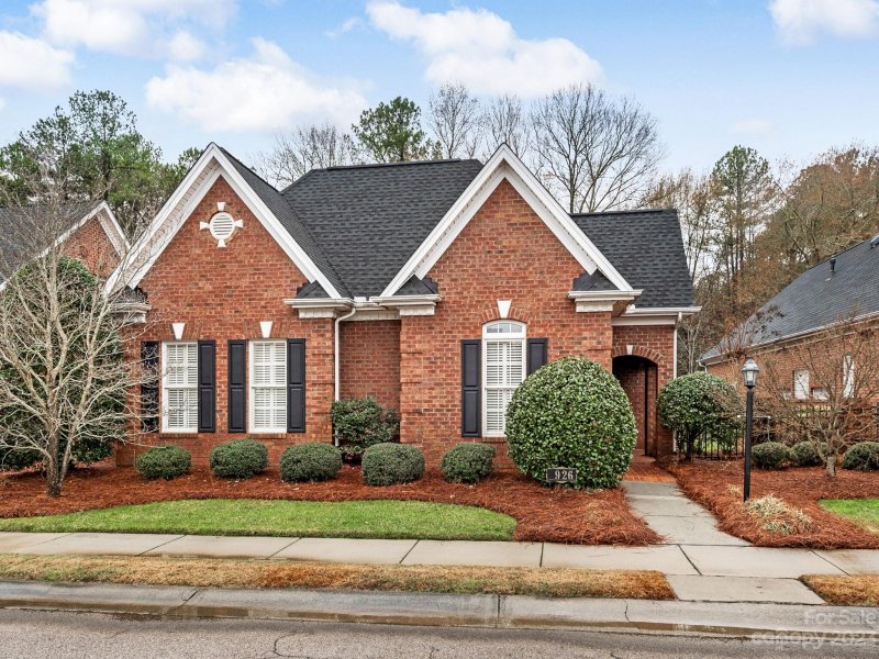926 Blakeley Walk