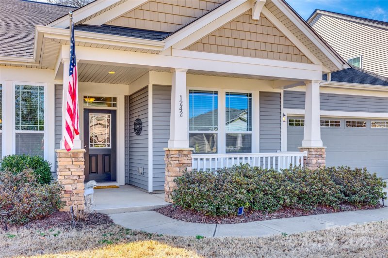 Property image 2 at 1242 Kings Grove Drive, York, SC 29745