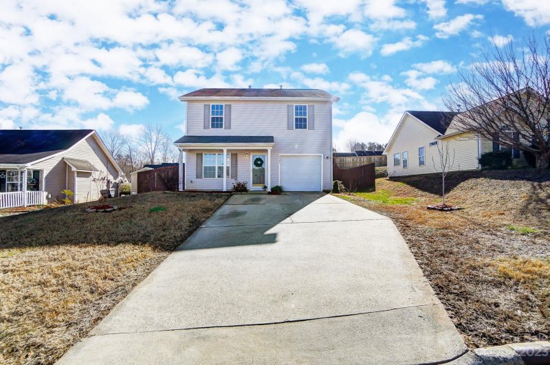 Property image 3 at 5501 Katherine Court, Dallas, NC 28034