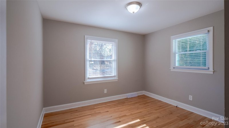 Property image 2 at 1413 Woodhill Lane, Charlotte, NC 28205