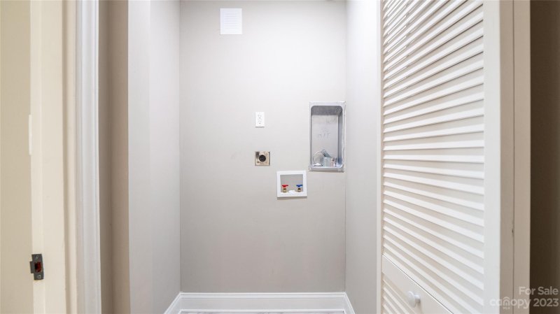 Property image 5 at 1413 Woodhill Lane, Charlotte, NC 28205