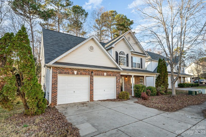 Property image 2 at 19243 Kanawha Drive, Cornelius, NC 28031