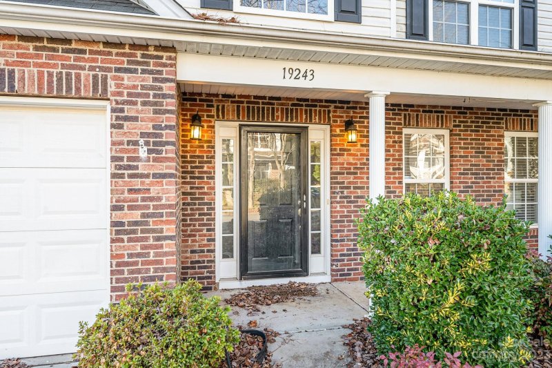 Property image 4 at 19243 Kanawha Drive, Cornelius, NC 28031