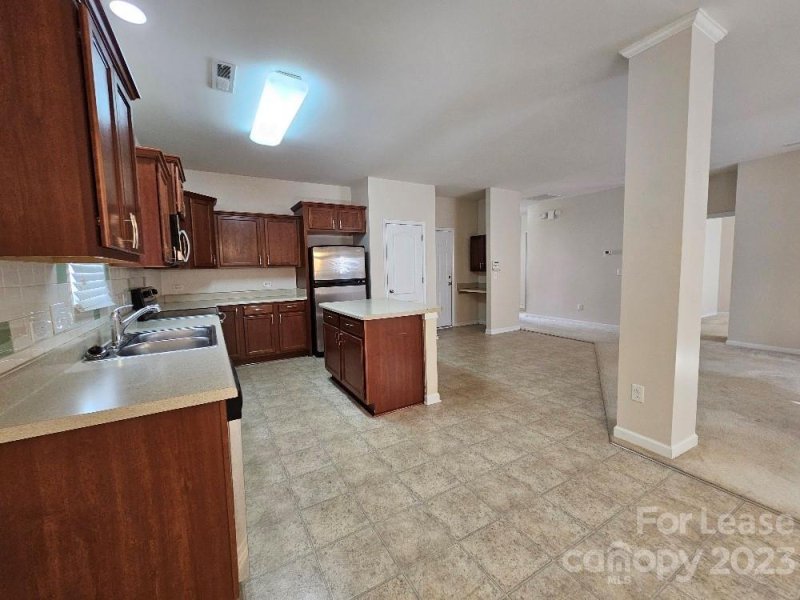 Property image 2 at 3021 S Devon Street, Charlotte, NC 28213