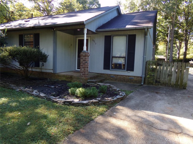 Property image 3 at 10212 Invershiel Court, Mint Hill, NC 28227