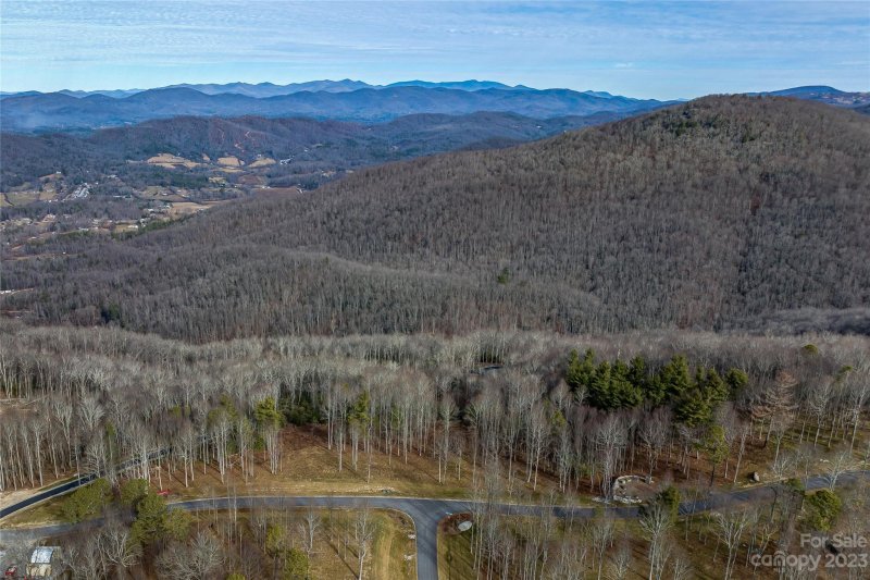 Property image 5 at 9999 E Garden Trail, Hendersonville, NC 28792