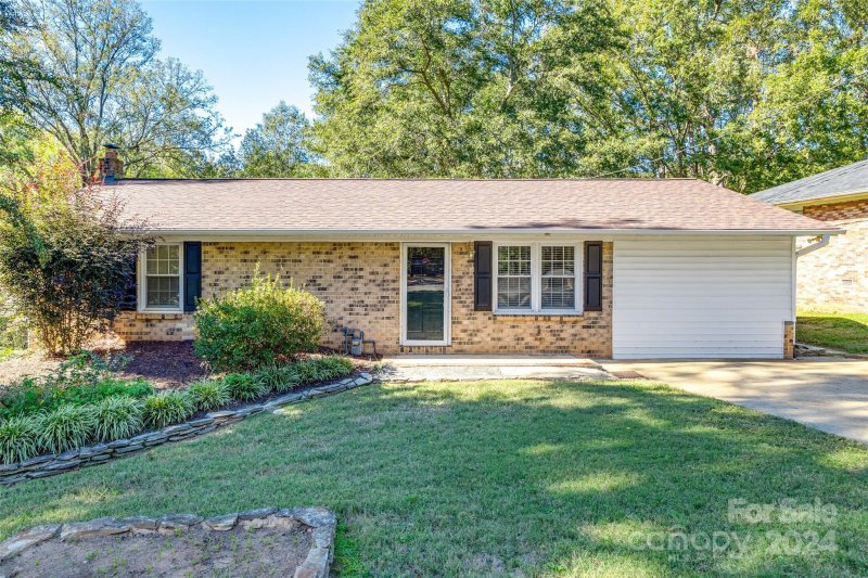 1192 Westover Circle