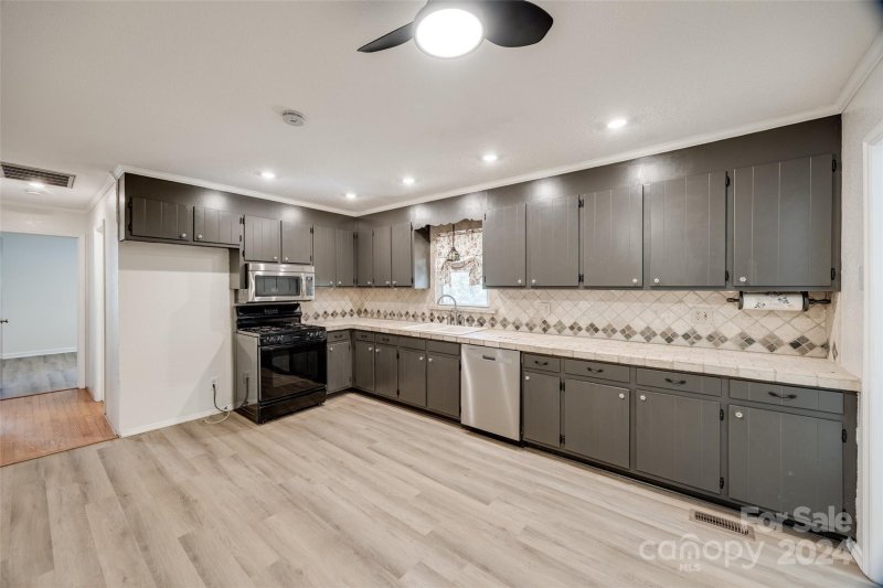 Property image 3 at 1192 Westover Circle, Rock Hill, SC 29732