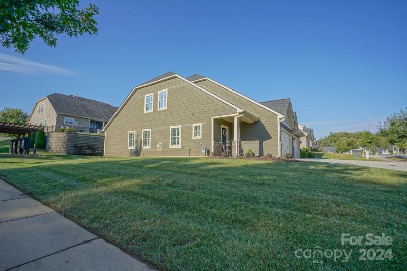 Property image 3 at 164 Johnson Manor Street, Mooresville, NC 28115