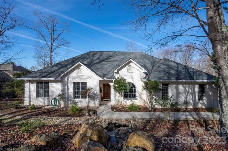 Property image 2 at 1424 Healing Springs Drive, Denton, NC 27239