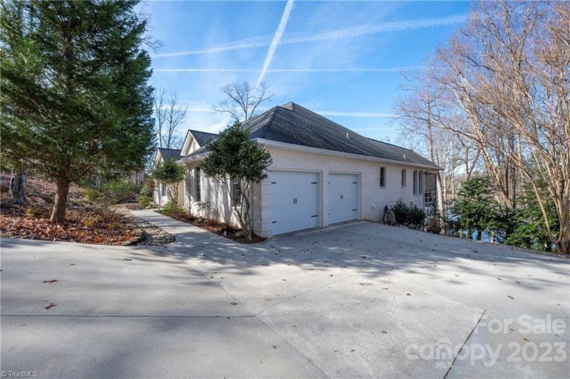 Property image 4 at 1424 Healing Springs Drive, Denton, NC 27239