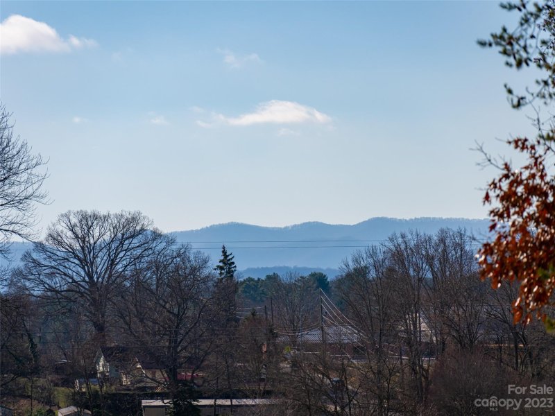 Property image 2 at 103 Bellamy Road, Asheville, NC 28806