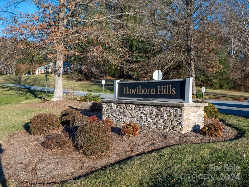 Property image 3 at 114 Hawthorn Drive, Hendersonville, NC 28791