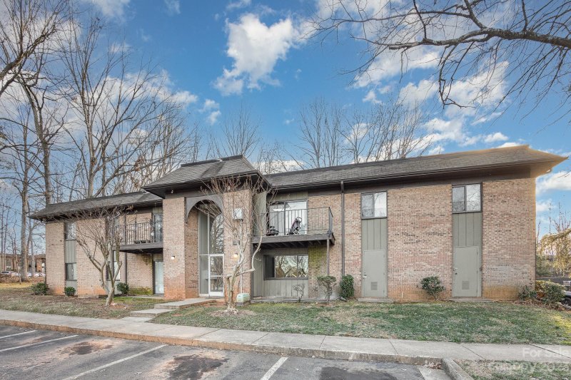 Property image 4 at 337 Orchard Trace Lane, Charlotte, NC 28213