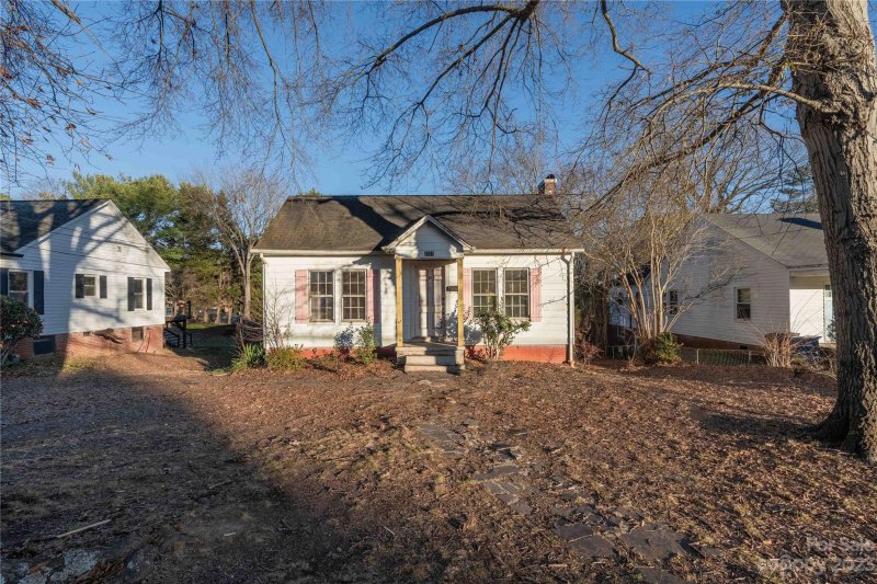 Property image 3 at 1010 4th Street Drive, Hickory, NC 28601