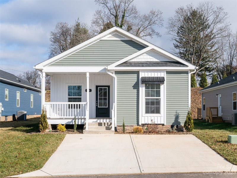 Property image 2 at 104 Bellamy Road, Asheville, NC 28806