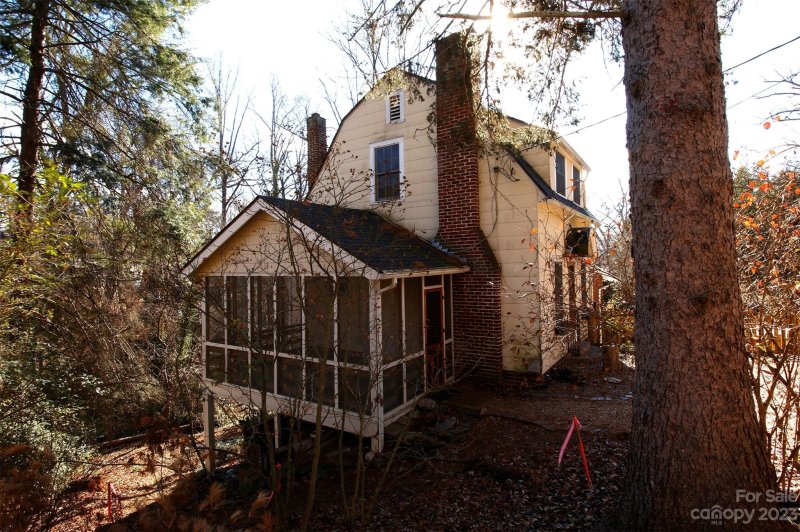 Property image 3 at 193 Tacoma Circle, Asheville, NC 28801