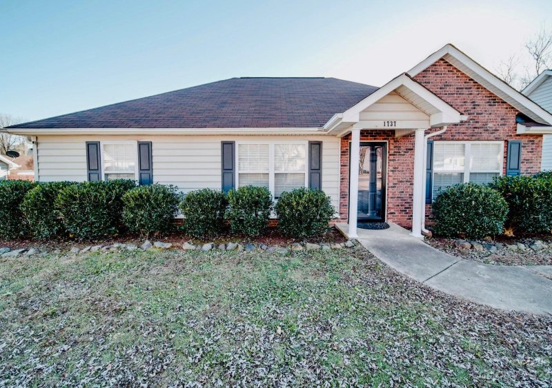 1737 Rosewell Drive