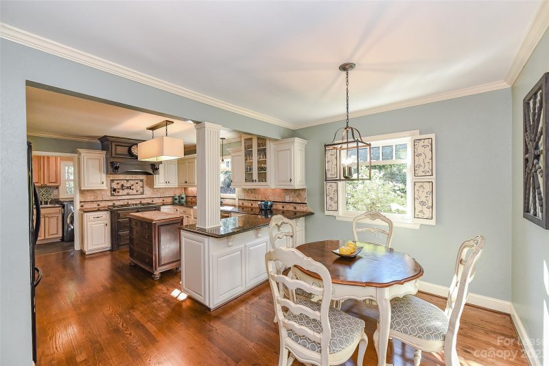 Property image 5 at 3515 Foxcroft Road, Charlotte, NC 28211