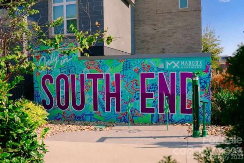 Property image 2 at 310 Arlington Avenue, Charlotte, NC 28203