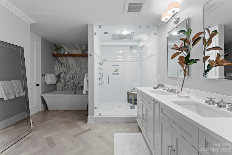 Property image 4 at 222 S Caldwell Street, Charlotte, NC 28202