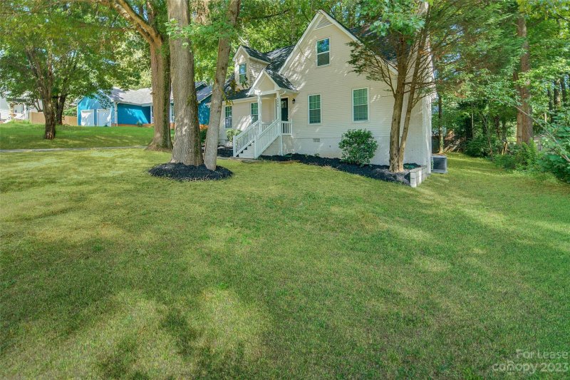 Property image 3 at 5806 Katrine Court, Charlotte, NC 28208