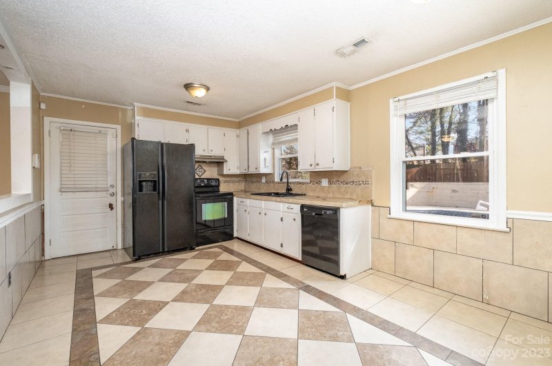 Property image 2 at 3734 21st Street, Hickory, NC 28601