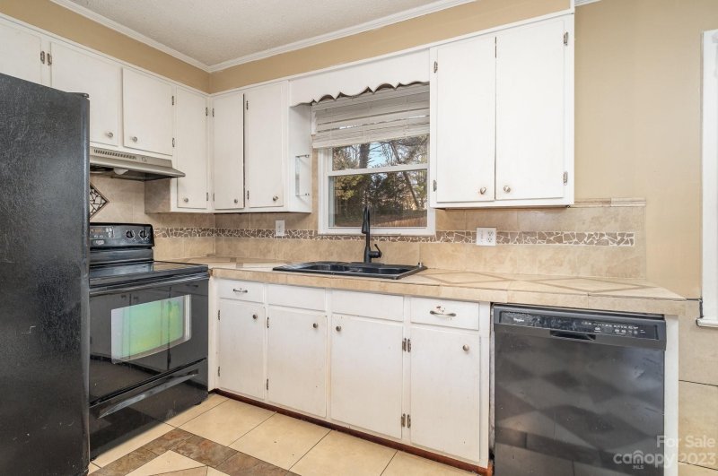 Property image 3 at 3734 21st Street, Hickory, NC 28601