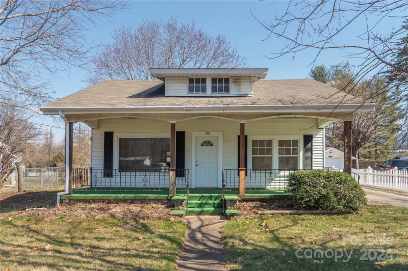 Property image 2 at 108 Elysinia Avenue, Waynesville, NC 28786