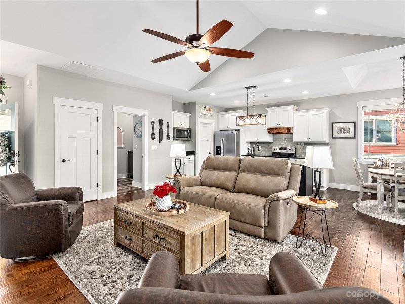 Property image 5 at 986 Blacksmith Run Drive, Hendersonville, NC 28792