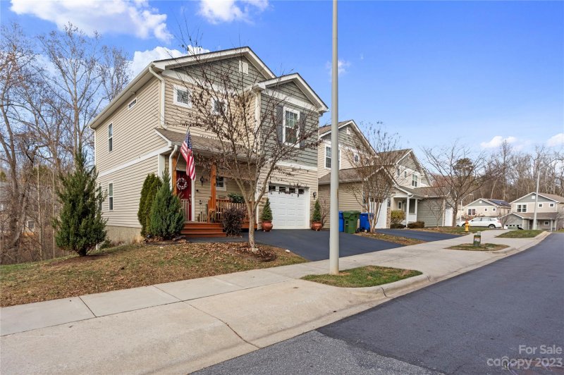 Property image 3 at 64 Kirby Road, Asheville, NC 28806