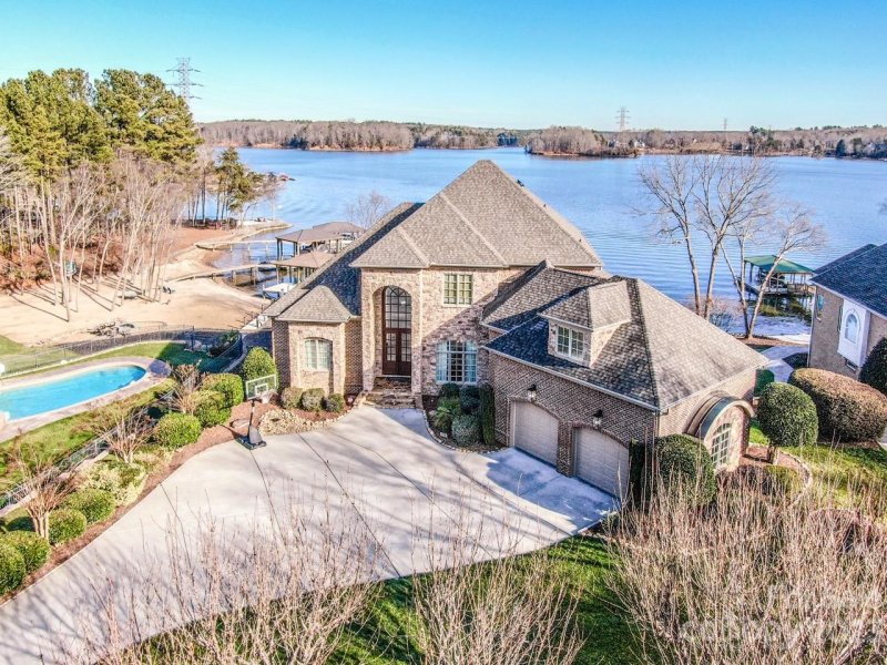 Property image 3 at 9204 Sherbourne Lane, Sherrills Ford, NC 28673