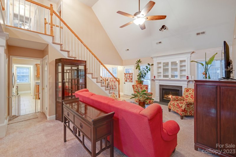 Property image 4 at 5709 Linda Vista Lane, Charlotte, NC 28216