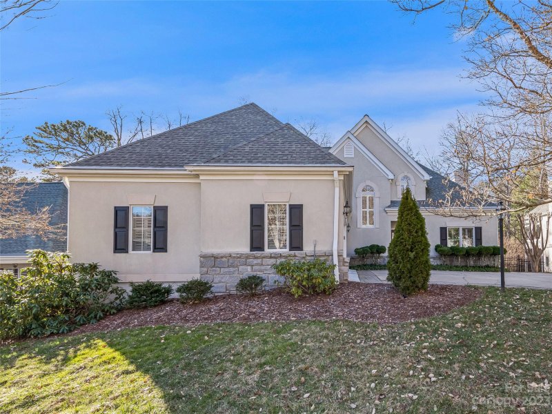 Property image 2 at 7 Tiverton Lane, Asheville, NC 28803