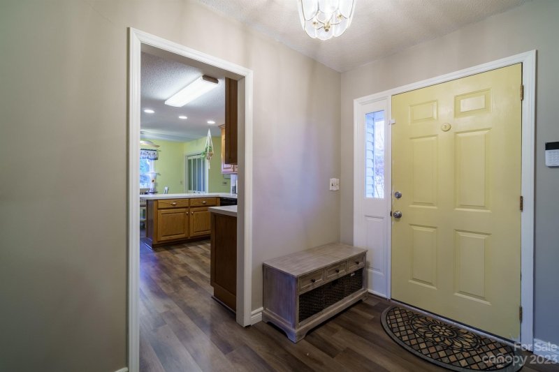 Property image 3 at 5067 Forest Ridge Drive, Hickory, NC 28602