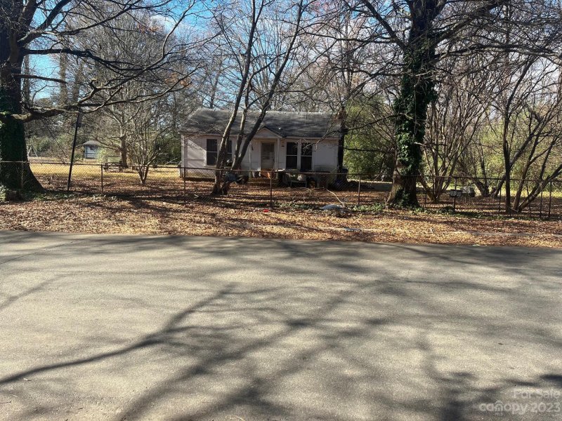 Property image 3 at 2016 Wilson Avenue, Charlotte, NC 28208