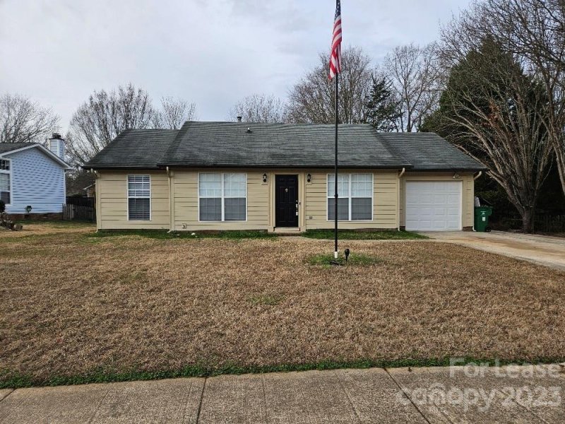 Property image 2 at 13507 Krislyn Woods Place, Charlotte, NC 28278