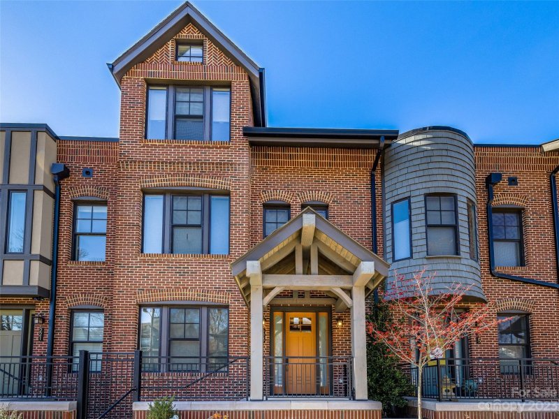 Property image 3 at 223 Broadway Street, Asheville, NC 28801