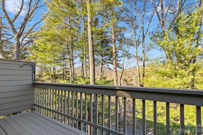 Property image 5 at 302 Timber Drive, Asheville, NC 28804