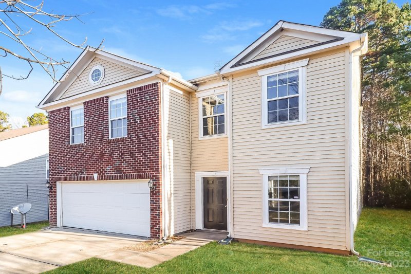 Property image 4 at 11104 Northwoods Forest Drive, Charlotte, NC 28214