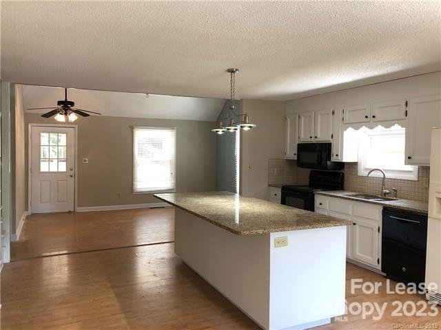 Property image 3 at 21113 Alto Tierra Drive, Cornelius, NC 28031