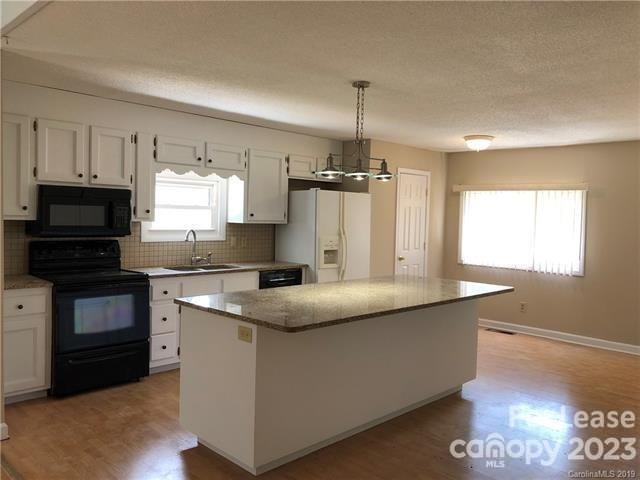 Property image 4 at 21113 Alto Tierra Drive, Cornelius, NC 28031