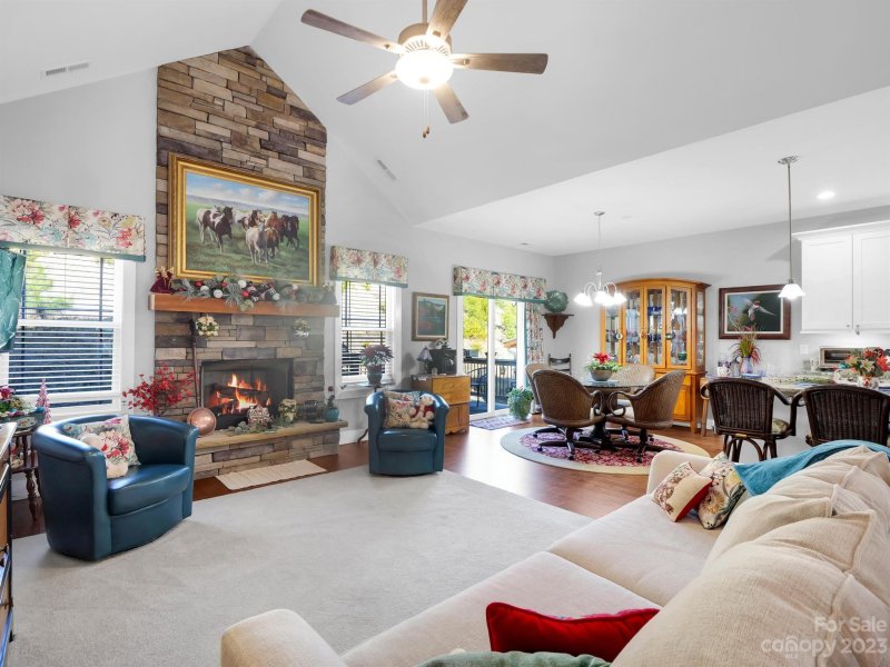 Property image 2 at 72 Leyland Circle, Hendersonville, NC 28792