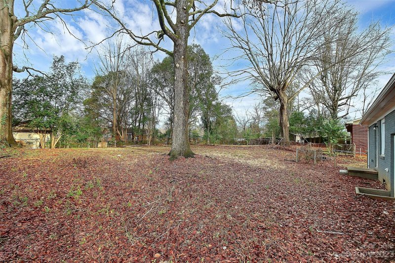 Property image 4 at 3820 Blandwood Drive, Charlotte, NC 28217