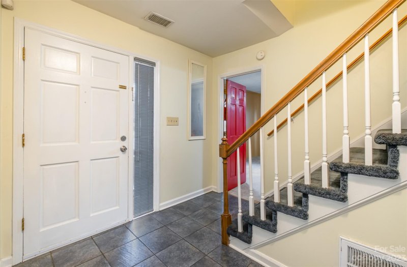 Property image 3 at 7828 Scottwood Terrace, Charlotte, NC 28212