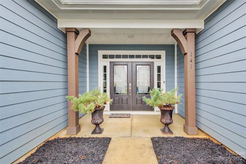 Property image 2 at 147 Blueview Road, Mooresville, NC 28117